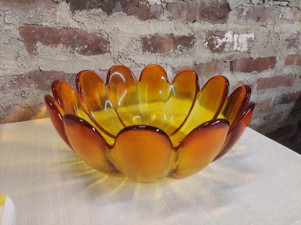 Vintage Indiana Glass Large Amberina Bowl 12 Petal Lotus Flower